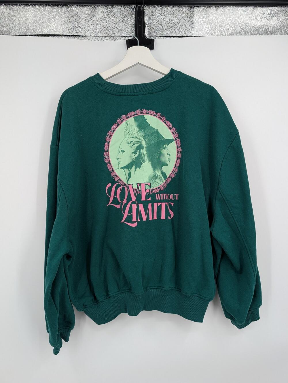 Wicked Movie Love Without Limits Green Gemstone Sweatshirt Medium Glinda Elphaba